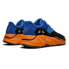 Chaussures basket Yeezy 700 bright blue